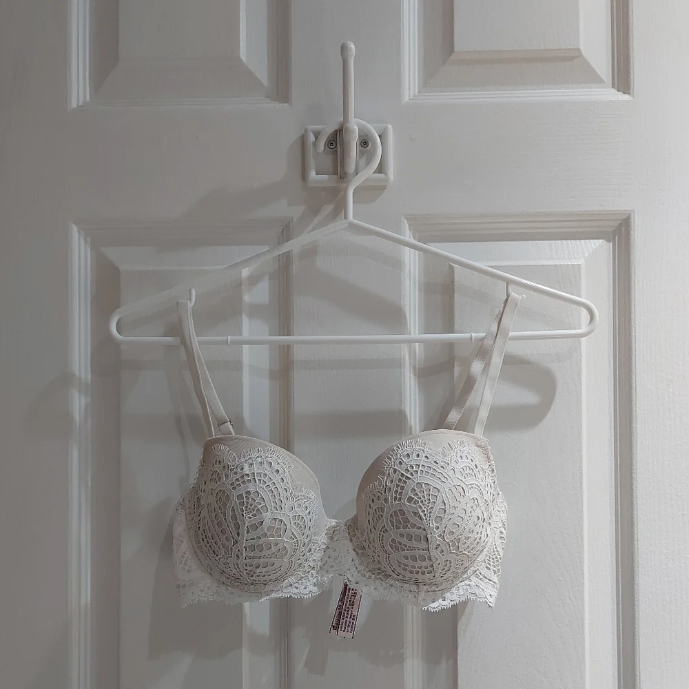 Victoria's Secret | Dream Angels Lined Demi Bra - Picture 2 of 12